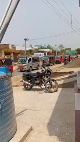 #mukhiya partayasi apne samarthke ko sath lekar ja rahe h namnesan dakhil karne