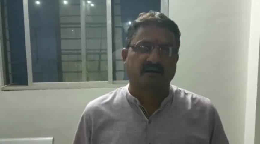 विदिशा नगर: डिजिटल पेमेंट करने को लेकर PM के आग्रह पर कांग्रेस ब्लॉक अध्यक्ष ने कहा-आम आदमी हो चुका है कैशलेस #ऑनलाइन_पेमेंट