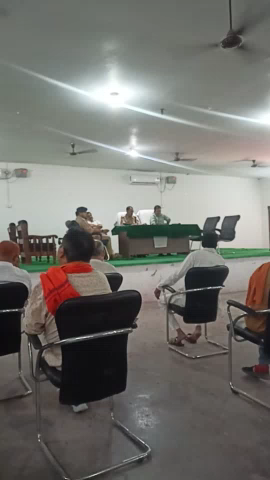 केराकत: कलेक्ट्री परिसर में ईद और अचयतिथिया के लिए पीस कमेटी की बैठक रखी गई जिसमे सहर के सभी वरिष्ठ नागरिक आय#jaunpurnews