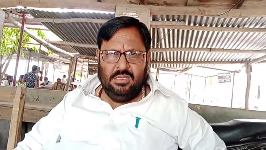जलालाबाद: अधिवक्ताओं ने कहा- सीएम द्वारा निरंतर आपूर्ति के निर्देश देने के बाद भी हो रही बिजली कटौती से लोग परेशान #बिजली_कटौती