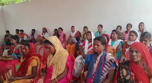 ब्लॉक शंकरगढ़  में #उज्जवला योजना के 6 साल पूर्ण होने पर क्षेत्र की जिला पंचायत सदस्य #श्रीमती_विजेता_तिर्की जी ने उज्वला दिवस 2022 का उत्सव मनाते हुए साथ ही सभी माता बहनों को उज्जवला योजना के तहत गैस चूल्हा वितरण किया गया🙏🙏