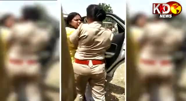 कमिश्नर  रचना केसरवानी का महिला पुलिसकर्मी के साथ झडप का विडीओ #viralvideo #kkdnews #barabanki 
#latestnews #todaylive