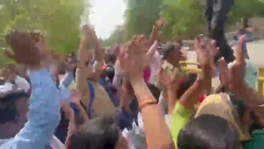 We are fighting for 6800 OBC/SC students.
 #yadavakhilesh #myogiadityanath 
#ERCP_जल_क्रांत