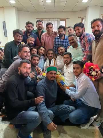 नवनियुक्त कांग्रेस राज्य प्रचार समिति अध्यक्ष आदरणीय ठाकुर सुखविंदर सिंह सुक्खू जी के प्रथम बार कांग्रेस कार्यलय राजीव भवन शिमला आगमन पर प्रदेश NSUI इकाई  द्वारा पुष्पगुच्छा भेंट कर स्वागत किया तथा बधाई एवं शुभकामनाएं दी। 
#nsuihimachal