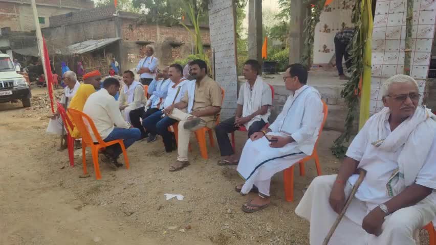 हुसैनाबाद प्रखंड अंतर्गत ग्राम पंचायत कोसी में देवी मंदिर प्राण प्रतिष्ठा के भंडारा में पहुंचकर प्रसाद ग्रहण किया तथा देवी मां का आशीर्वाद लिया। 
माता रानी आप सभी को सदैव सुखी रखे। 
#मातारानी 
#हुसैनाबाद