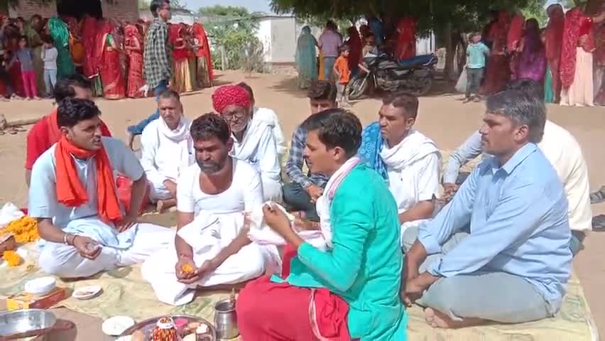 निवाई: महायज्ञ के शुभारंभ पर भव्य कलश यात्रा का आयोजन। 8-16 मई तक चलेगा कार्यक्रम।
#निवाई #महायज्ञ #बेराढाणी_राहोली