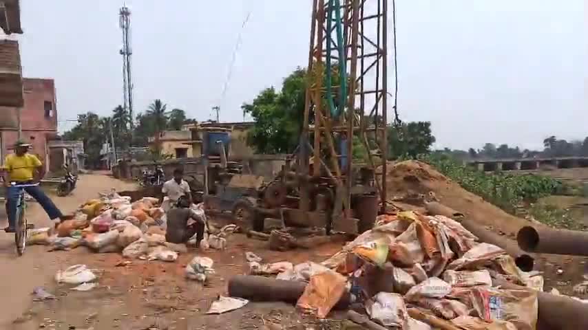 पंजवारा के वार्डों में जलापूर्ति के लिए पीएचडी विभाग द्वारा कराया जा रहा है बोरिंग का कार्य। 
#नलजल
#bankabihar