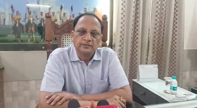 #DIG_SSP आगरा द्वारा #थाना_ताजगंज में मोटरसाइकिल चोर की गिरफ्तारी व बरामदगी के संबंध में दी गई बाइट...
#agrapolice393
