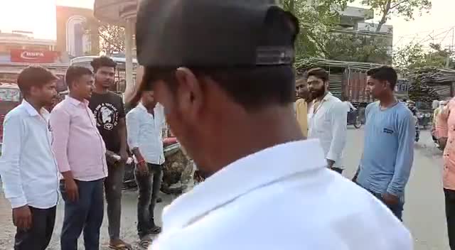 अभाविप, मधेपुरा इकाई के द्वारा बीपीएससी प्रश्न पत्र वायरल होने पर बीपीएससी चेयरमैन का पुतला दहन किया गया। मौके पर प्रदेश मंत्री श्री अभिषेक यादव जी उपस्थित रहे। 

#BPSCPaperleak