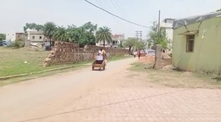 48 वार्डों के दौरे पर निकले पार्षद धनसिंह नायक समस्याओं का निराकरण नहीं हुआ तो उठाया कदम
#rashtravadinews #news #bastar