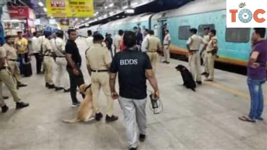 गोरखपुर से रतलाम आई ट्रेन में बम की सूचना से सनसनी फैली, बम स्क्वाड, रेलवे सुरक्षा बल वह पुलिस ने ली तलाशी #ratlamnews