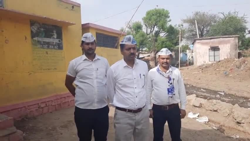 #सबलगढ़ में ग्रामीण 🏫 स्कूल व #सड़कों का बुरा हाल, मामाजी के राज में पूरे प्रदेश में यही हाल- #कर्नल_उमेश_वर्मा