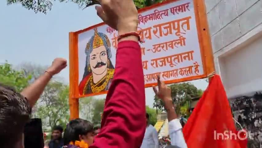#आज वीर शिरोमणि #महाराणा_प्रताप जी की जयंती के पावन अवसर पर #गांव #मानकपुर व #उटरावली मे #प्रतिमा #बोर्ड का #उद्घाटन किया 
जय महाराणा 🚩🚩🙏