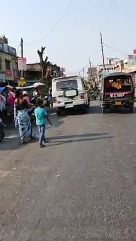 सहजनवा बाजार में वृक्षों को काटा गया, अब बाजार में छाया मिलना मुश्किल हो गया है #npsahjanwa #ajeetsinghmj #npsahjanwa