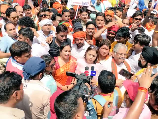 छत्तीसगढ़ कांग्रेस सरकार के द्वारा लगाया गया अघोषित आपातकाल के विरोध में भारतीय जनता पार्टी दंतेवाड़ा द्वारा लोकतंत्र की रक्षा हेतु जेल भरो आंदोलन
#जेल_भरो_आंदोलन