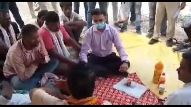 न्याय नही मिलने पर भुखड़तालकर्ता ने कहा आत्मदाह करेंगे। #buxar #dumraon #patna_में #delhimetro @