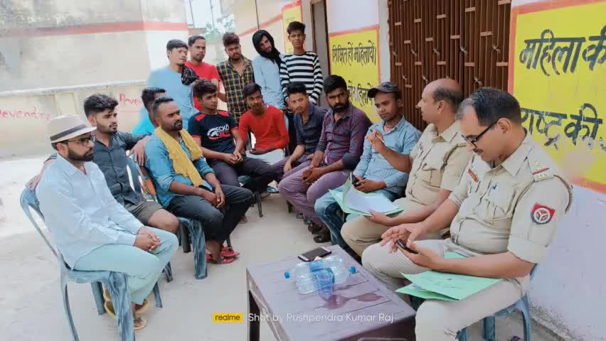 आग को कैसे कंट्रोल करें, दिया गया प्रशिक्षण

ग्राम –इटौरा गुरु #कालपी #जालौन
#vishnu28133
#news24official 
#newsnation_