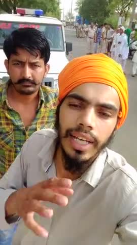 बालसमंद धरने से किसानों को किया पक्की गिरफ्तारी के साथ गिरफ्तार अभी जेल भेजने की तैयारी

#gruwakhairampur