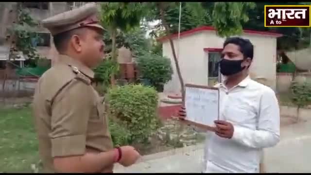 कानपुर: #कानपुर#टॉप 10 अपराधी लिस्ट में शामिल अपराधी जावेद ने इंस्पेक्टर अंजन सिंह के समक्ष आत्मसमर्पण किया#