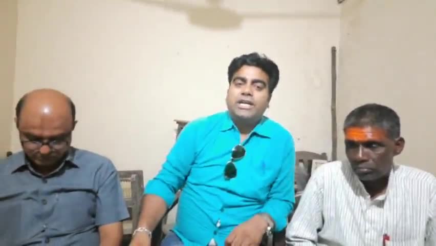 फरेंदा: पेट्रोल-डीज़ल के दामों में हुई कटौती पर कांग्रेस नेता ने कहा-चुनाव को लेकर कम किए गए दाम #पेट्रोल_डीज़ल