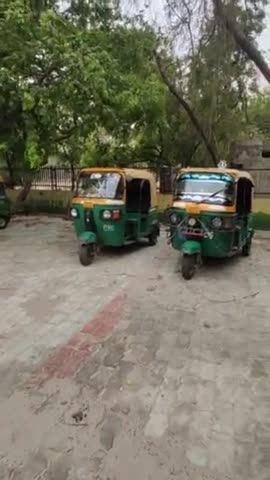 कानपुर: लगातार सीएनजी के रेट बढ़ रहे, जब की ओला ऑटो के रेट न बढ़ने से सभी ओला ऑटो चालक परेशान।
#ola #Auto #bhavish