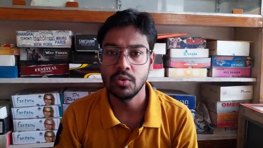 औरैया: पेट्रोल-डीजल के दामों में कटौती से जनता खुश : भाजपा आईटी विभाग के जिला सह संयोजक रजत दीक्षित #पेट्रोल_डीज़ल