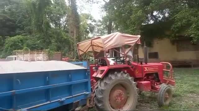 पकड़ीदयाल पुलिस ने सुंदरपट्टी से अवैध तरीके से सफेद बालु एक ट्रैक्टर को पकड़ा।
#उत्खनन