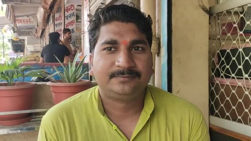 औरैया: संत के मुंह से खाना निकलवाकर खाना कर्नाटक की राजनीति के नाटक का एक हिस्सा: समाजसेवी #जातिवाद