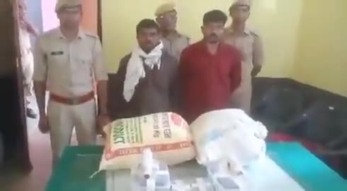 के निर्देशन में~ ◆सरगना सहित दो शातिर टप्पेबाज गिरफ्तार ◆15 किलो 380 ग्राम गाजे के साथ किए गए गिरफ्तार #uppoliceयूपी