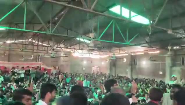 पटना ग्रामीण: वैशाली जिले के जनदाहा में प्रशांत किशोर का वहाँ के स्थानीय लोगों ने किया भव्य स्वागत। 

#जनसुराज #बिहार