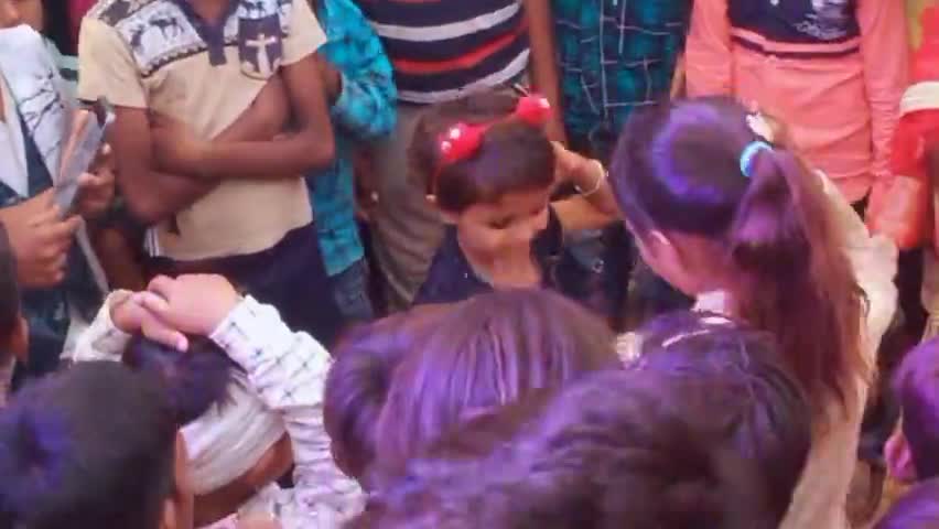 कालानी गांव में एक छोटी सी बच्ची ने किया कमाल का डांस वीडियो हुआ बायरल #news #शादी #mpnewsतेज