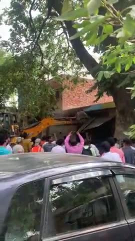 हसनपुर: हसनपुर गजरौला अड्डे के पास बुल्डोजर चला
#हसनपुर #hasanpur #buldozar #amroha #hasanpurcity