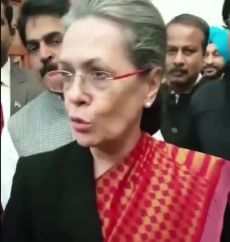 मैं इंदिरा जी की बहू हूं मैं किसी से नहीं डरती!
#सत्य_नहीं_झुकेगा