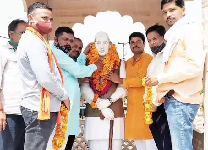 भारतीय जनता पार्टी #किसान_मोर्चा के #जिला_उपाध्यक्ष बड़े भाई #श्री_ओमबीर_प्रधान_जी को #जन्मदिन की हार्दिक बधाई एवं शुभकामनाएं, ईश्वर से कामना करते हैं कि आने वाला प्रत्येक नूतन दिवस आपके जीवन में अनेकों खुशियां एवं  अपार  सफलताएं लेकर आए।