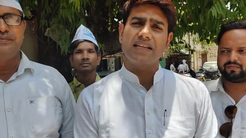 #aap.tak.news #AAP #kasmiri_pandit #UP #CM #hindustantak #indiatv #news24official #syedhaiderjamil #pratapgarh #DM