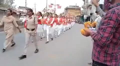 विश्व हिन्दू परिषद दुर्गा वाहिनी द्वारा महासमुंद नगर मे पंथ संचलन किया गया 
ज़िला महासमुंद 🚩
#chhattisgarh #durgavahini 
#माता_बहनें