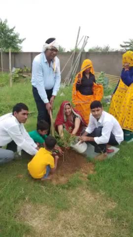 नीर बचाएं, वृक्ष लगाएं,
आओ पर्यावरण बचाएं..🌱🌱
Happy World Environment Day🌳
#enviroment_day 
#save_tree #saveearth 
🌱