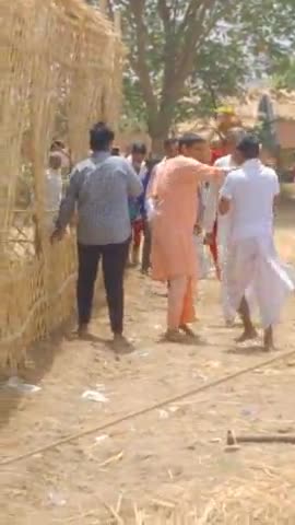 रूपवास: Ritu banawat bayana se gaon jarila pahuchi , यज्ञ शाला स्थल पहुंच कर कलश को उठाकर यज्ञ शाला की शोभा बढ़ाई।
#कलश यात्रा।