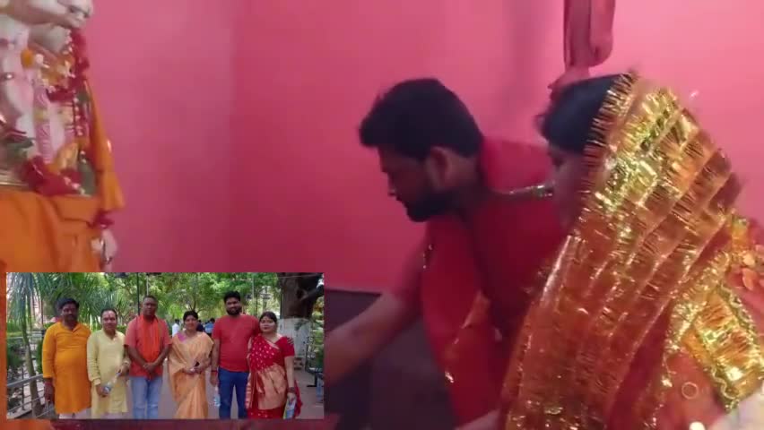 इटखोरी: #कोडरमा विधायक व पूर्व मंत्री डॉ नीरा यादव ने मां भद्रकाली मंदिर में पूजा अर्चना की।