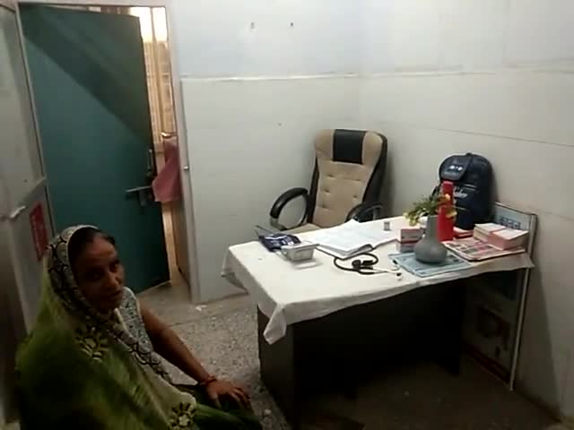 महरौनी: महरोनी सरकारी अस्पताल का हाल #abpnews_live