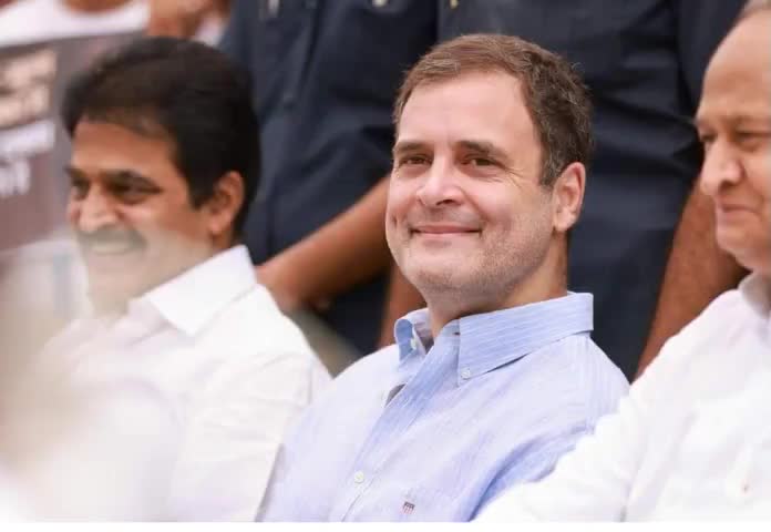 ये मुस्कान तानाशाही हुकूमत पर भारी है।

#राहुल_का_सत्याग्रह जारी है..