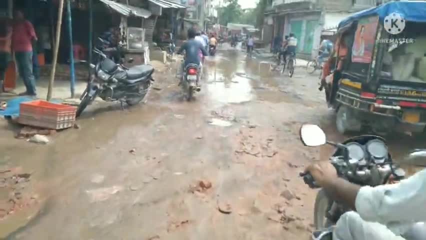 बेतिया: #खिरियाघाट सुभाष चौक जलजमाव से आने जाने में हो रही परेशानी #Bettiah 
#westchamparan  #Bihar