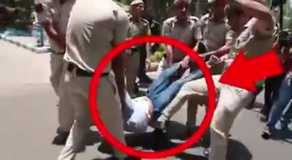 Bravery of Modhi Shah police for kicking out Srinivas BV  who saves thousand of lives during #carona

Same on you Amit Shah