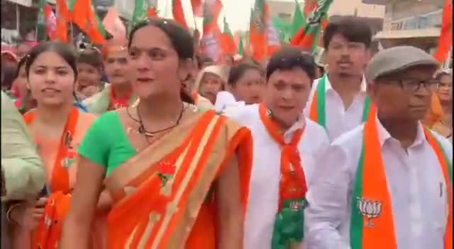 ऐलनाबाद चला भाजपा के साथ....

✌️ जय भाजपा - विजय भाजपा ✌️ 

आज के रोड शो ने सुनिश्चित की जीत।
#NitashaRakeshSihag #ENB