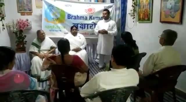 RANCHI :#ब्रह्माकुमारीज़ गांधीनगर में# कल्पतरु अभियान के तहत #पौधरोपण जारी ब्रह्माकुमारी सुरेखा बहन