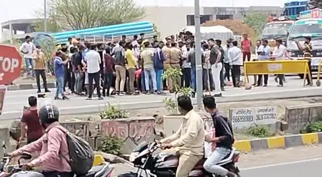 अग्नीपथ योजना को लेकर इंदौर में विभिन्न जगह हो रहे उग्र प्रदर्शन #लक्ष्मीबाई नगर रेलवे स्टेशन #इंदौर बायपास बेस्ट प्राइस