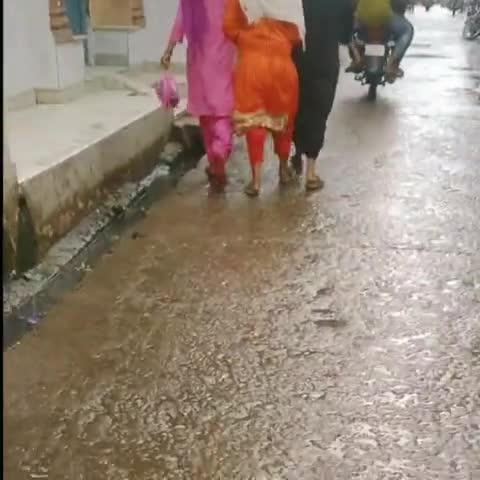 खुर्जा: मै बारिश के बाद बड़ा गंदगी का स्तर। दूसरी और मिल रही लोगो को गंदगी से बड़ी राहत। नगर पालिका की टीम जुटी सफाई मैं।#green