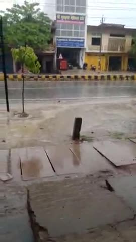 प्रतापगढ जनपद के #कुंडा तहसील में मानसून की पहली दस्तक, बारिश होने से किसानों के चेहरे खिली मुस्कान, अब धान की रोपाई की