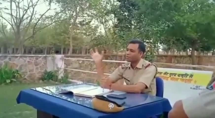 श्री महावीरजी पुलिस ने थाने पर राजकार्य में बाधा डालकर आम शांति भंग कर रहे तीन लोगों को किया गिरफ्तार
