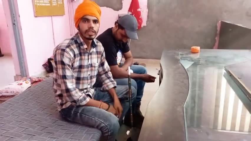 किसानों द्वारा तहसीलदार ऑफिस पर कब्जा 
लड़ेगे जितेंगे  #gruwakhairampur